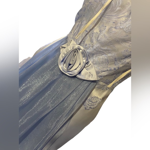 😍Beautiful Vintage Light Purple Strapless Prom Dress with a Small Train - Picture 6 of 9